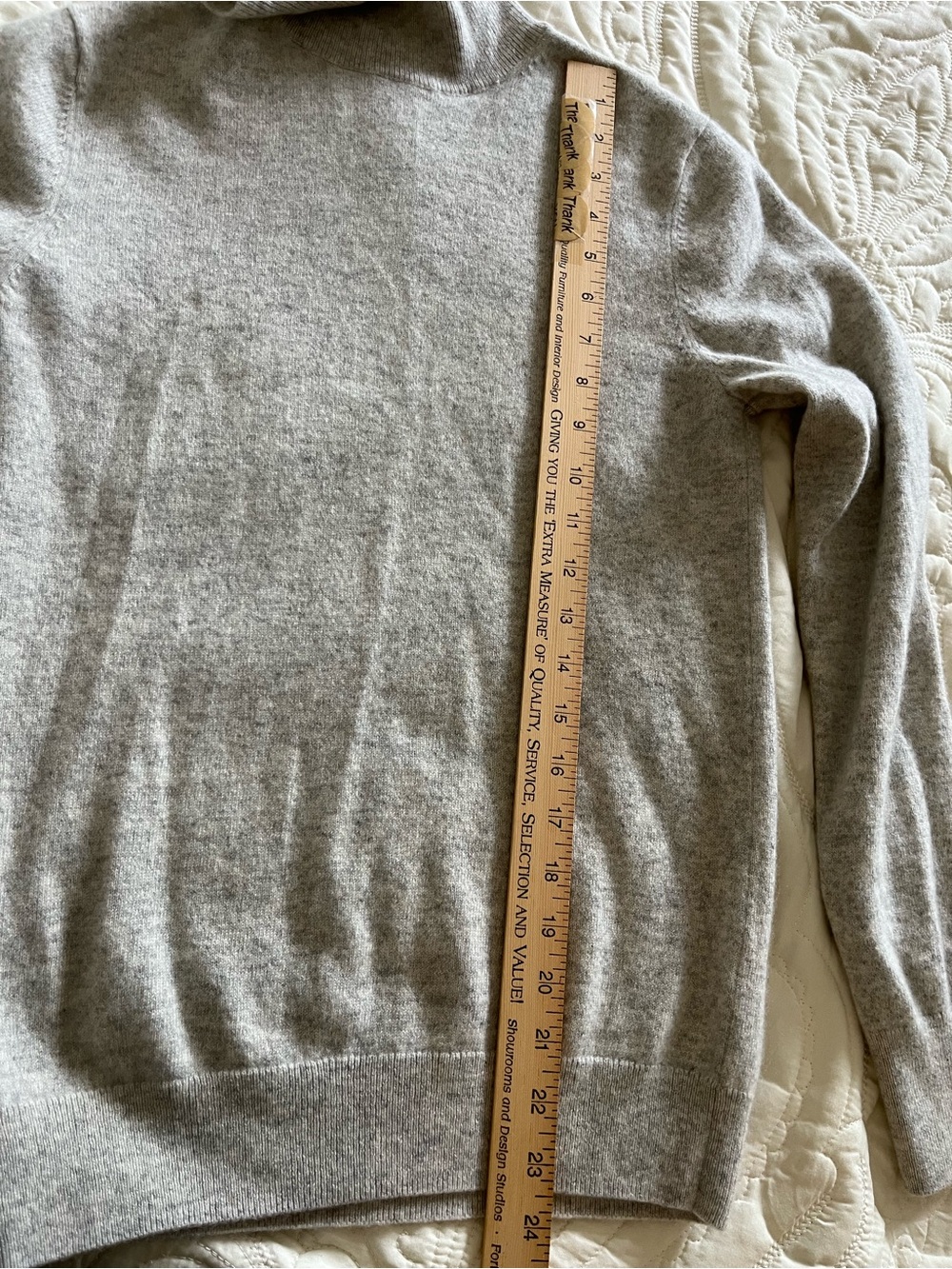 Orvis 100% cashmere Women's Light Gray Turtleneck Sweater small - Picture 8 of 8